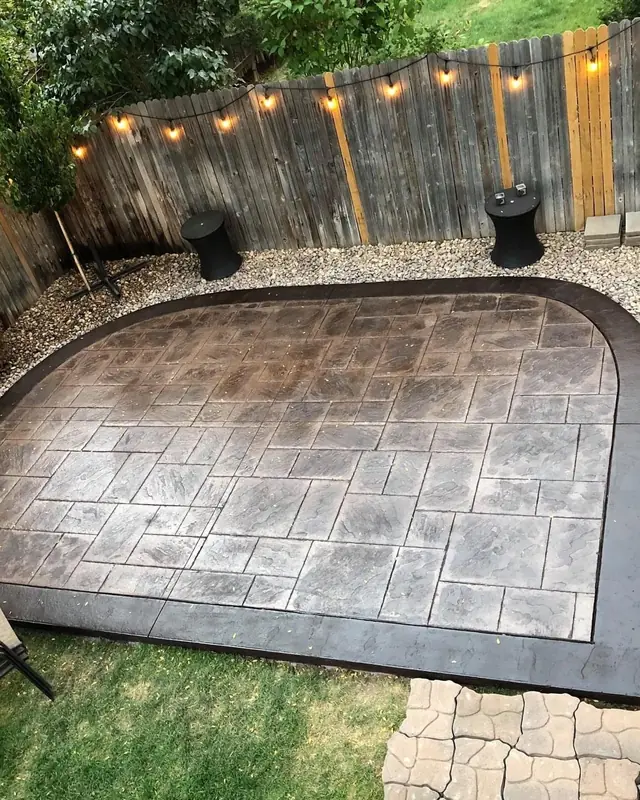 Ashlar stamp with dark border